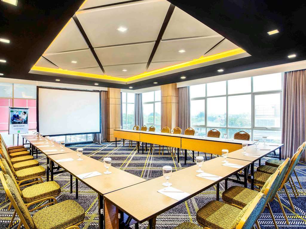 Hotel Ibis Styles Bekasi Jatibening Facilidades foto